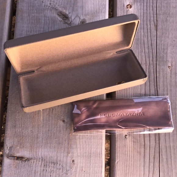 BCBGMAXAZRIA Glasses Case with Dust Cloth - Picture 10 of 10